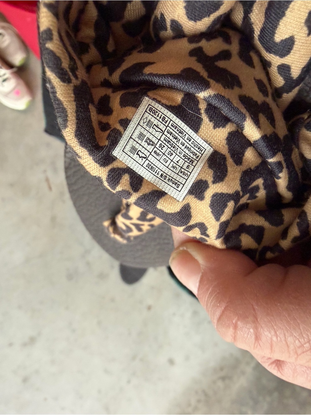 Sanuk Leopard Print Fabric Toe-Post Sandals - Picture 2 of 4